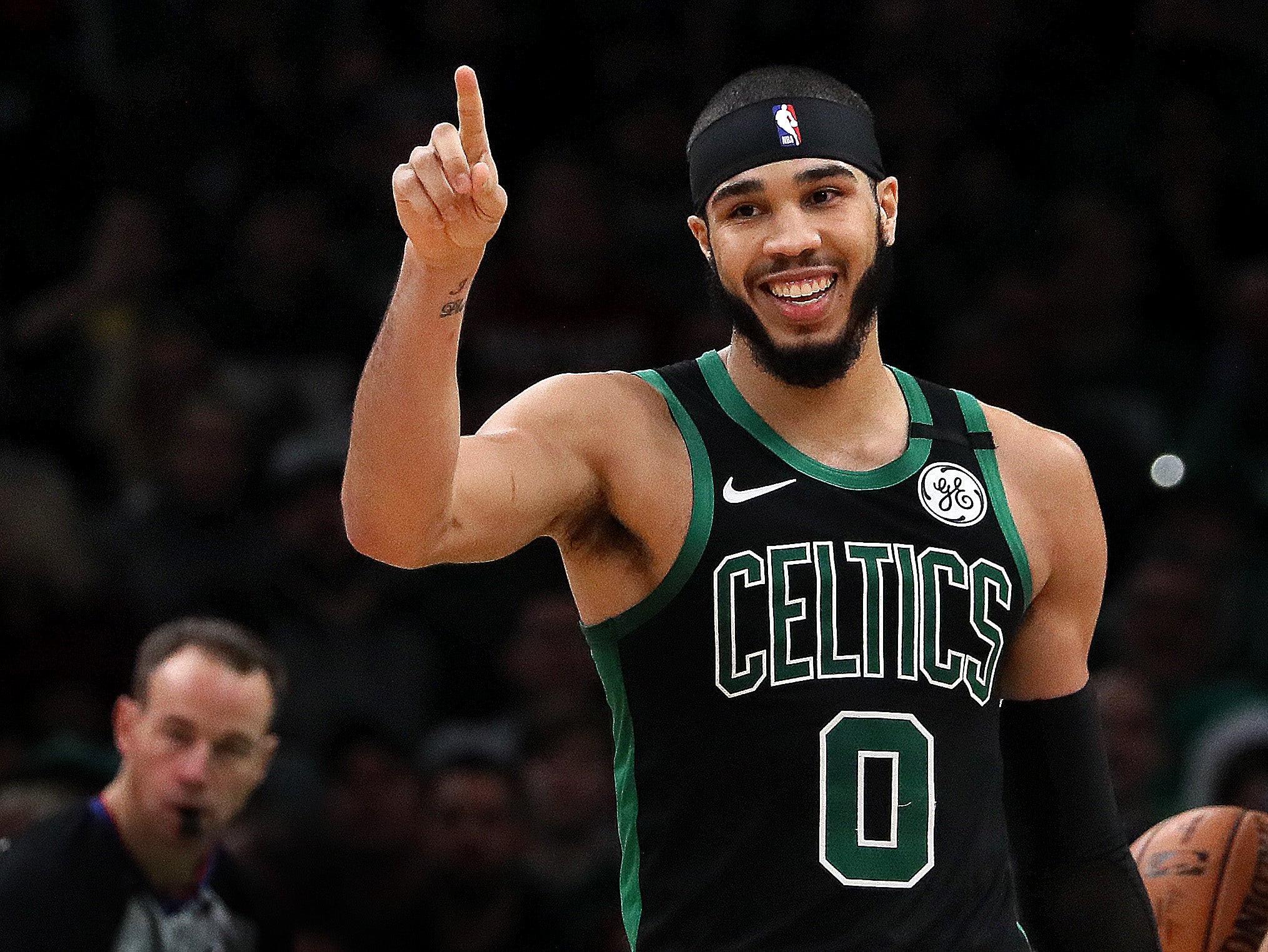 Watch: Jayson Tatum gives Kevin Hart one of his son's jerseys