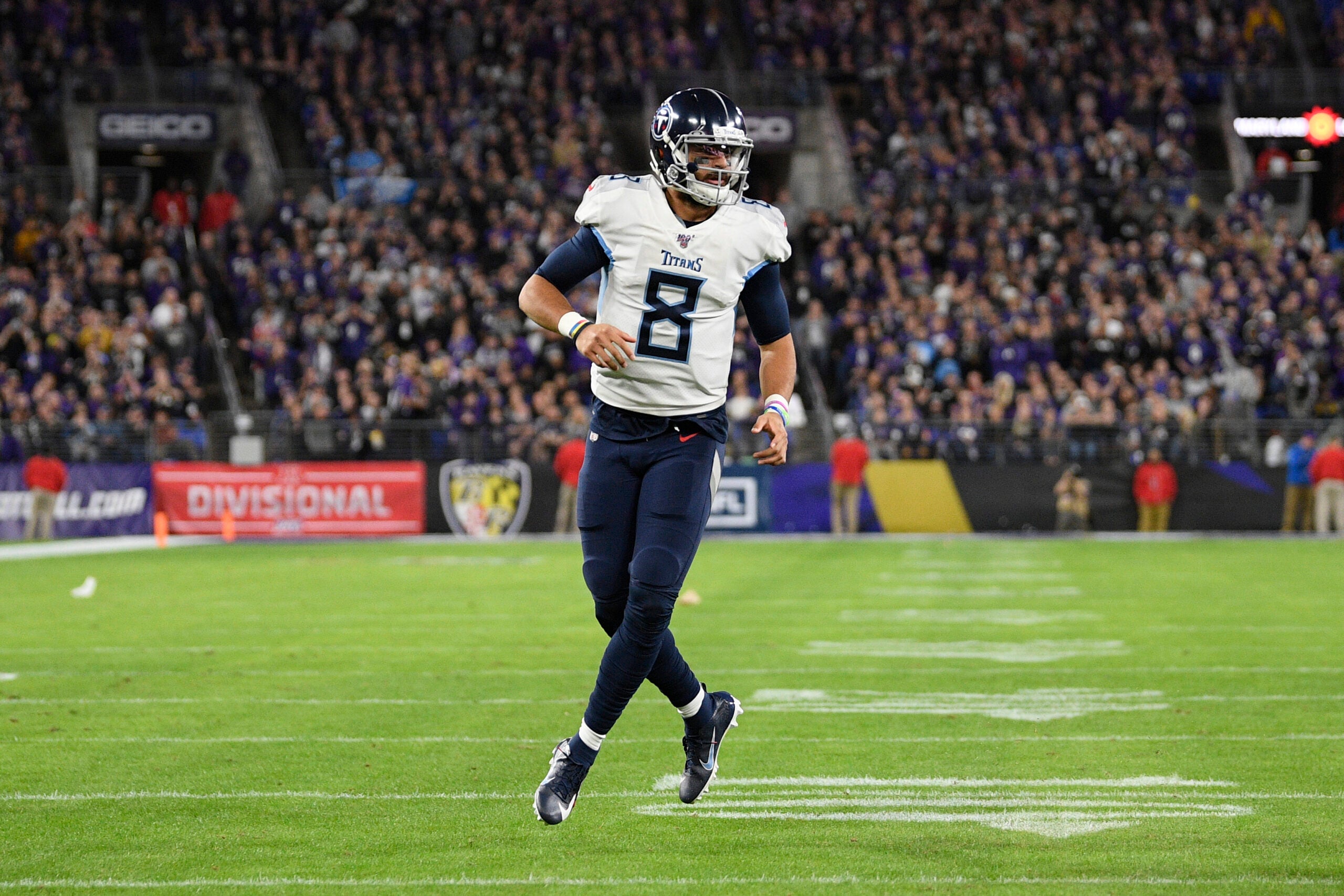 Patriots reportedly 'showing interest' in free agent quarterback Marcus  Mariota