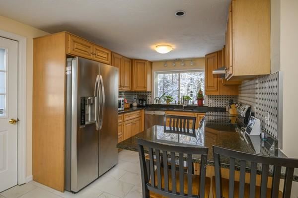 1525-Old-Post-Road-Barnstable-Kitchen