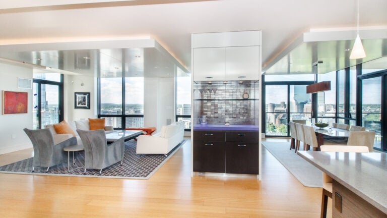 45 Province St Unit 2901 living dining