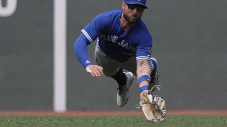 Blue Jays agree to terms on one-year deal with outfielder Kevin