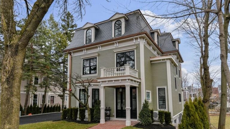 46 Mount Vernon St Unit 1 Cambridge exterior