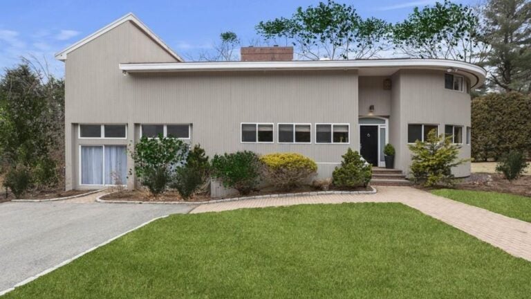 61 Hobbs Brook Road Weston exterior