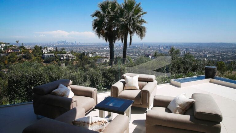 Jumbo-Home-Mansion-Wealthy