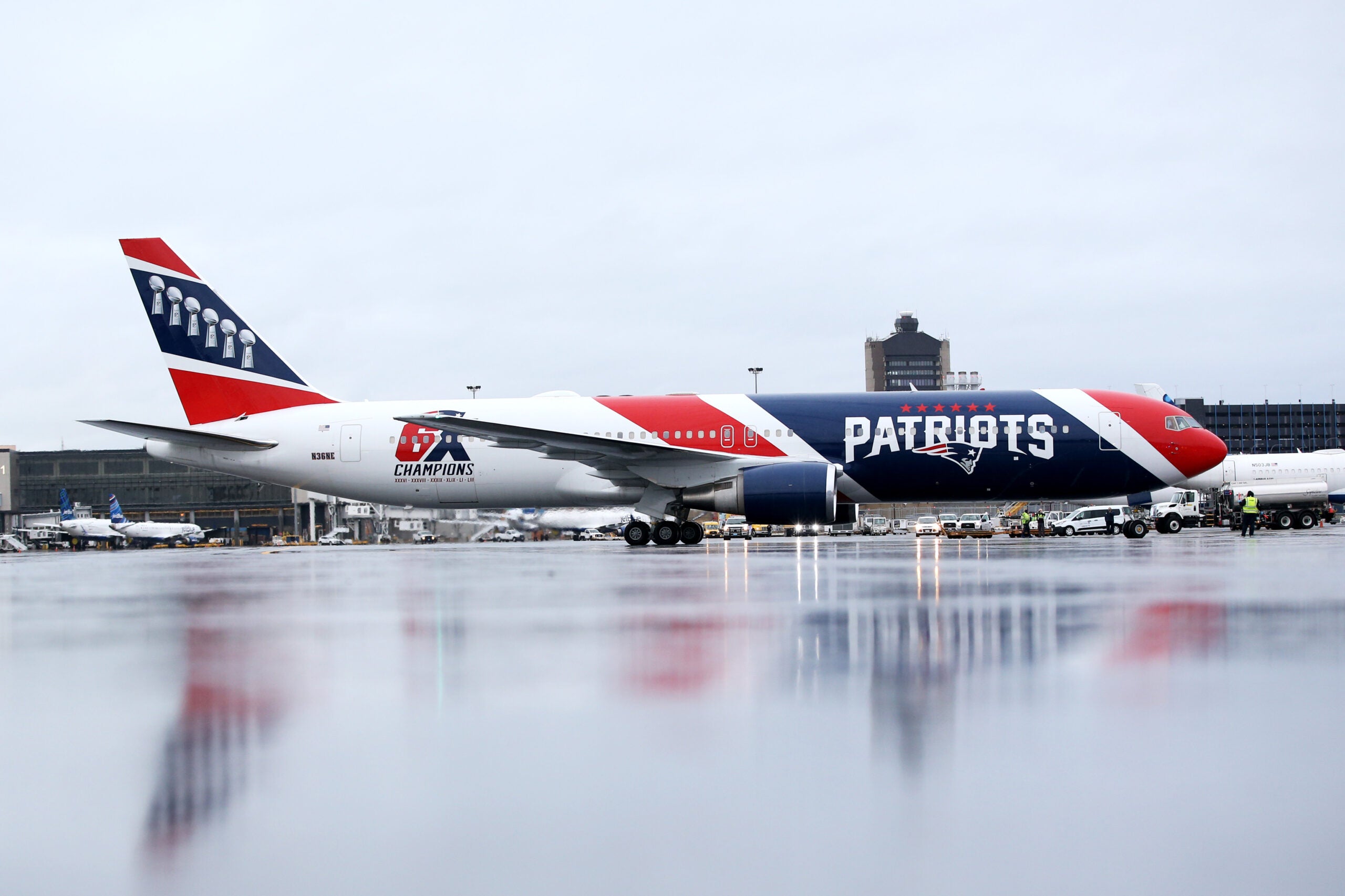 A Patriots plane full of 1 million N95 masks from China arrived