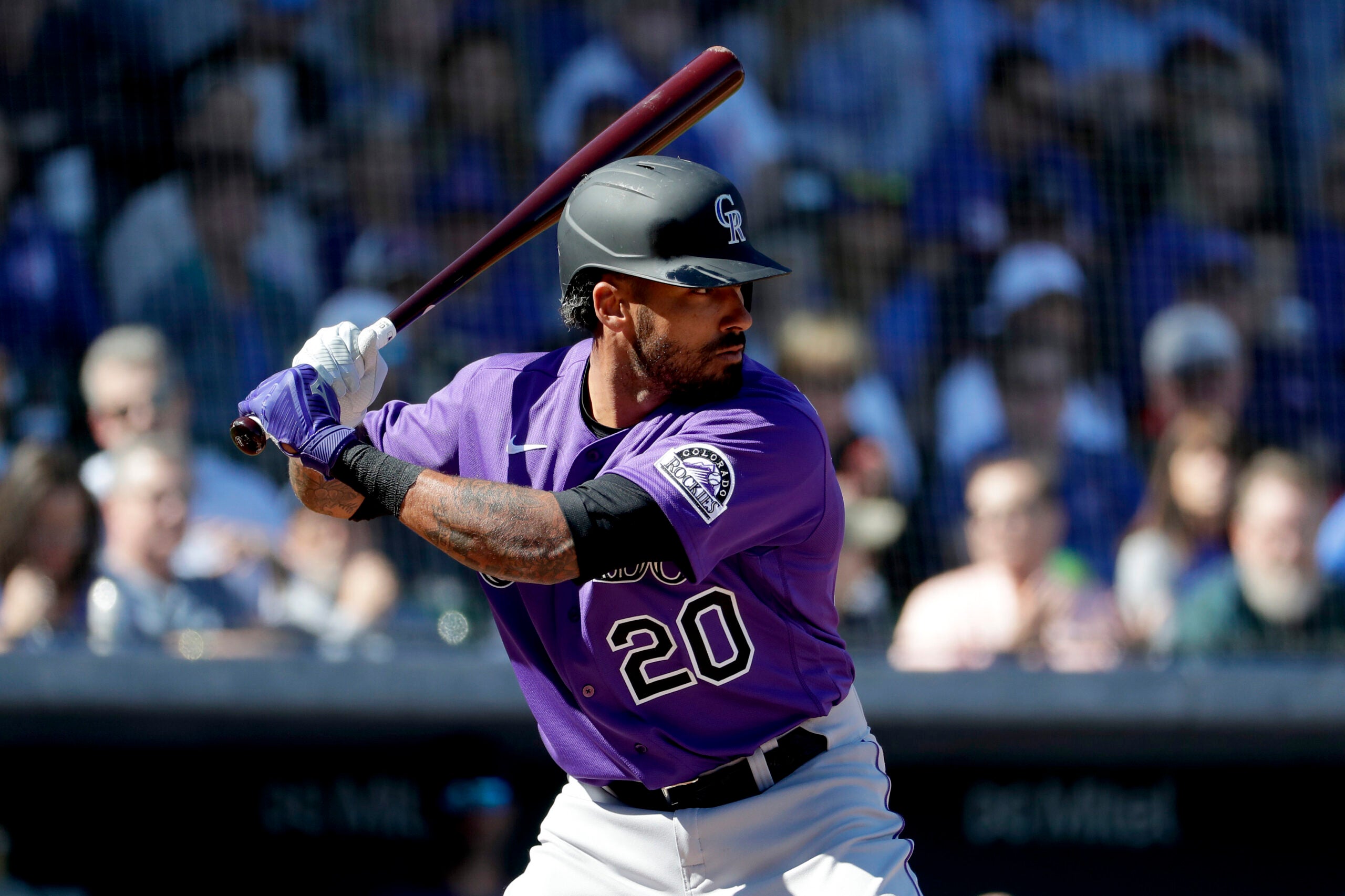 Rockies outfielder Ian Desmond decides to sit out this season