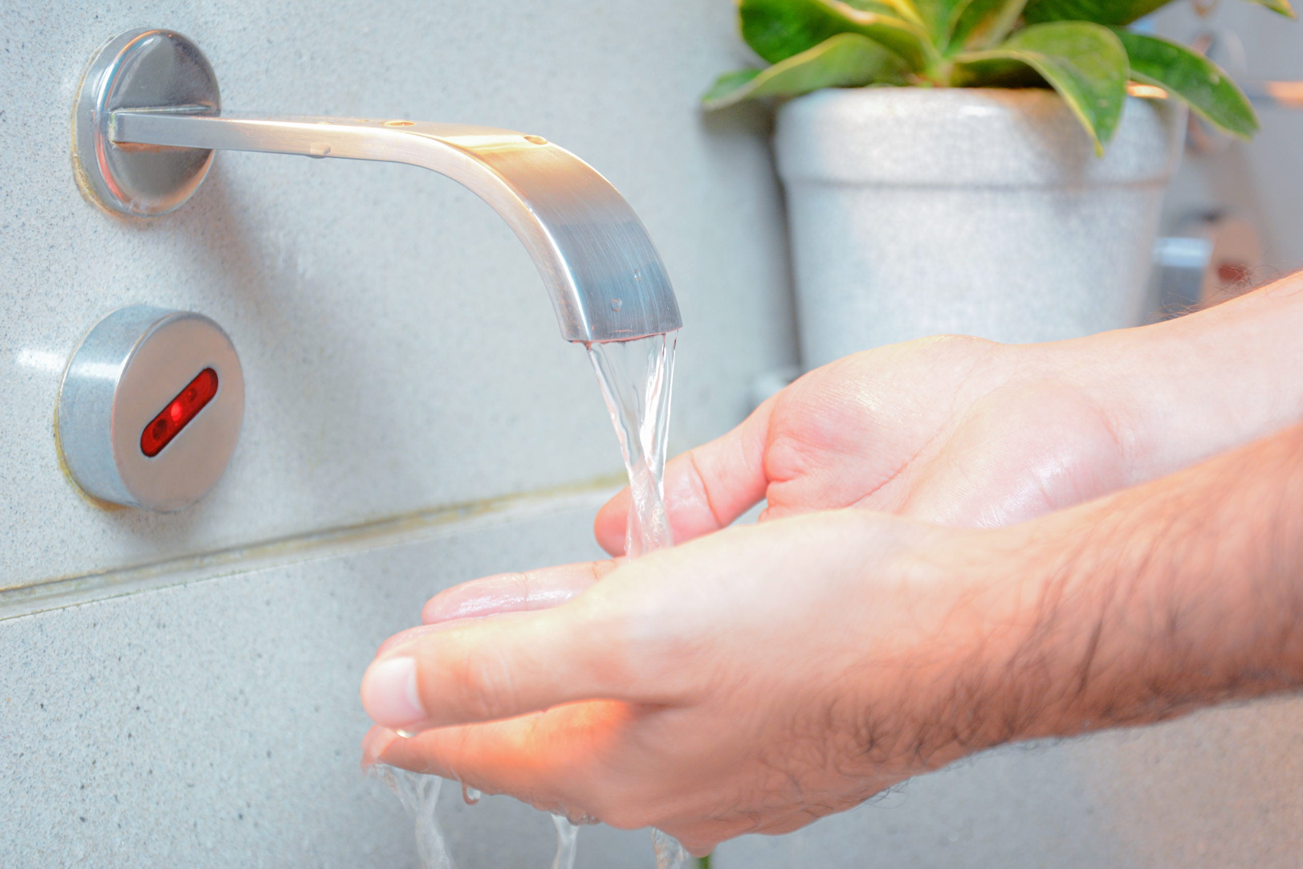 Touchless-Faucet-Adobe-Stock