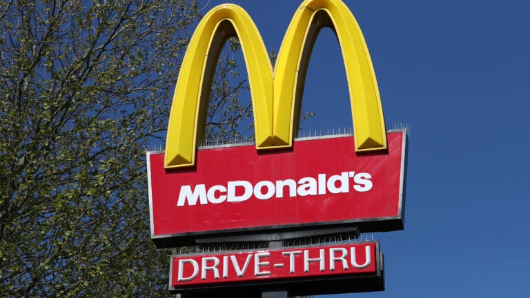 A McDonalds' restaurant sign.