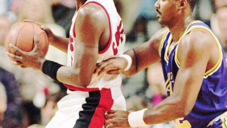 Former Trail Blazers star Robinson dies at 53