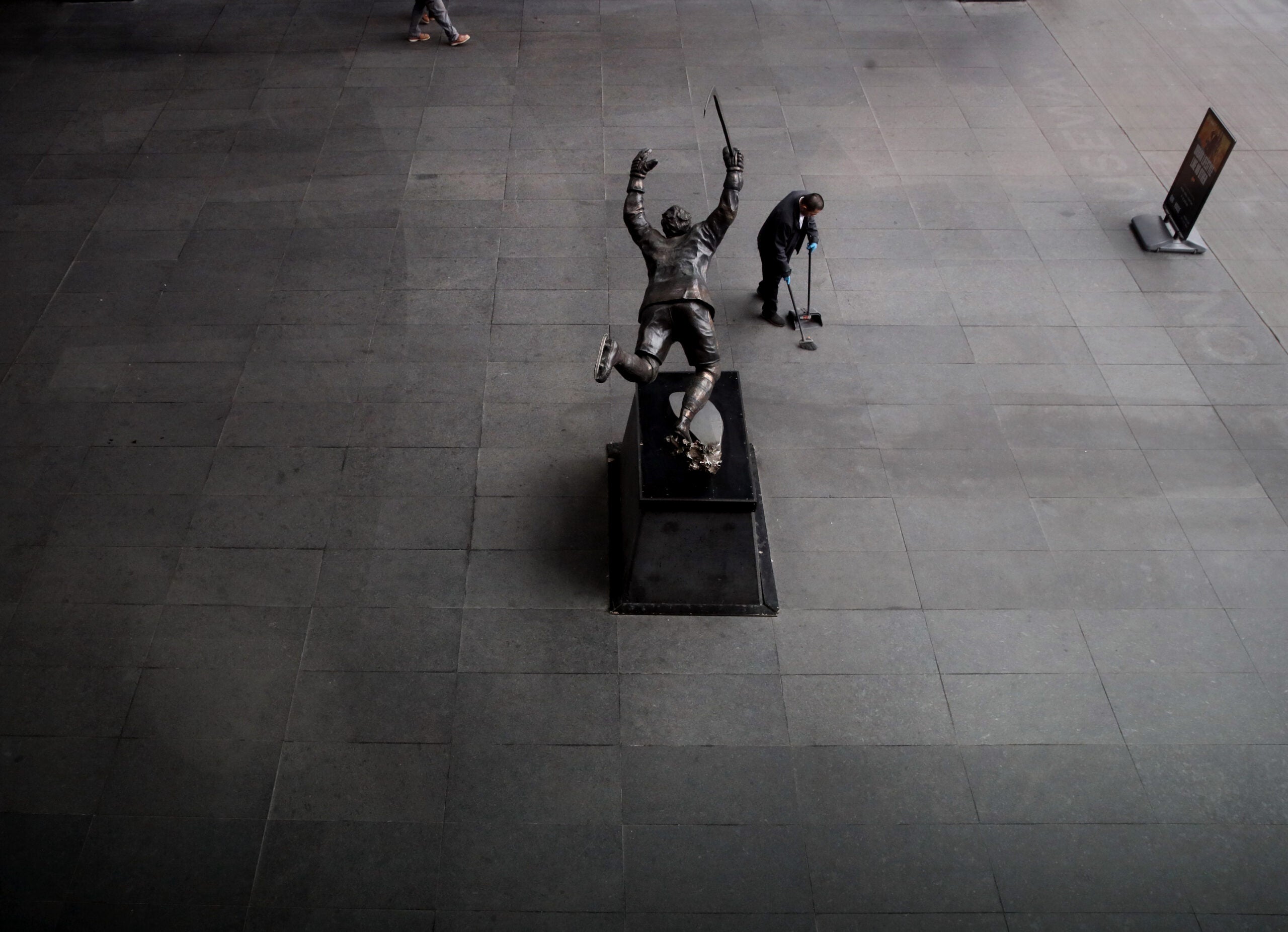 Mid-flight, Bobby Orr statue outside the TD Garden, commemo…