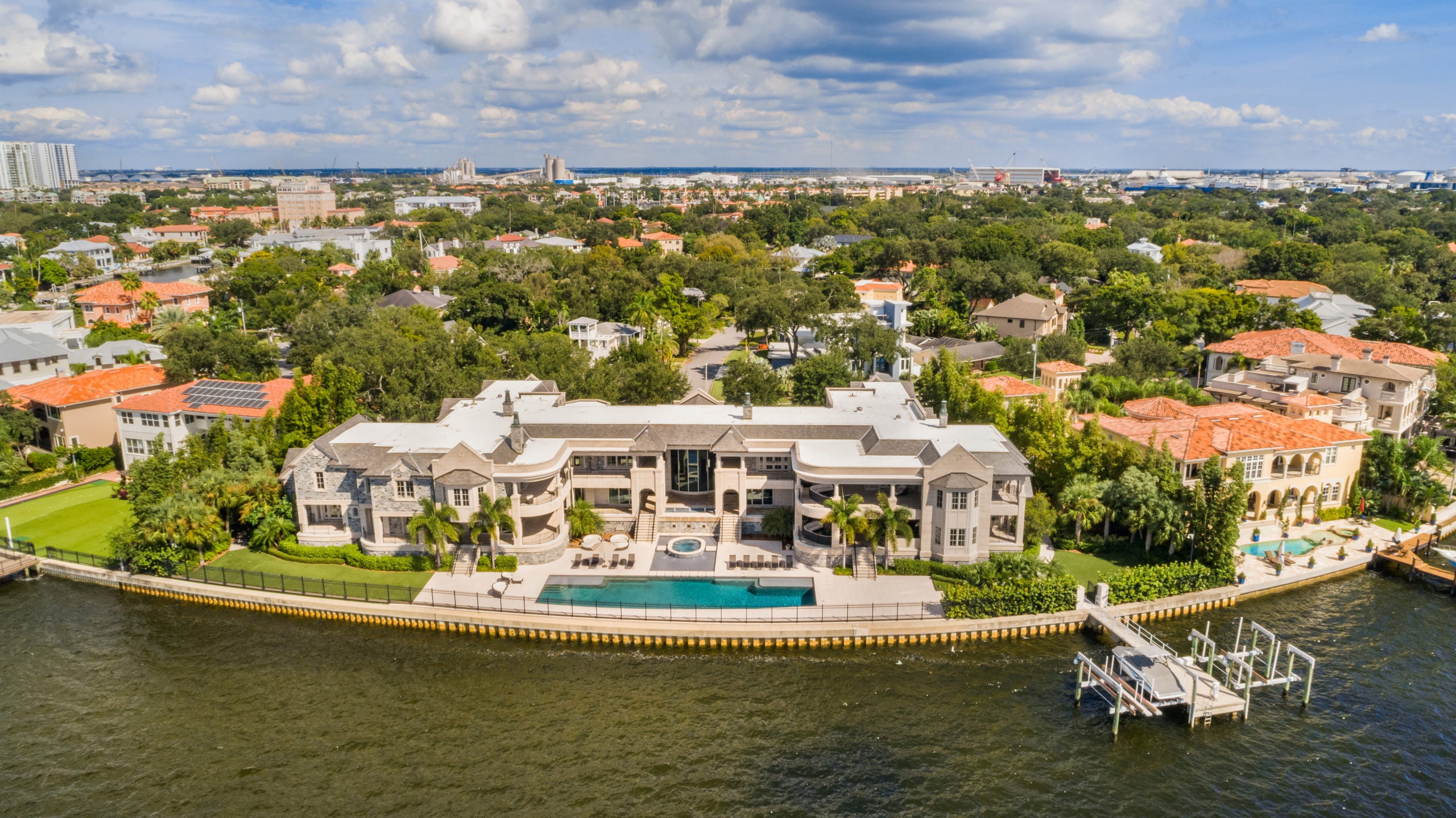 Tom Brady Joins the Stern Show From Derek Jeter's House 