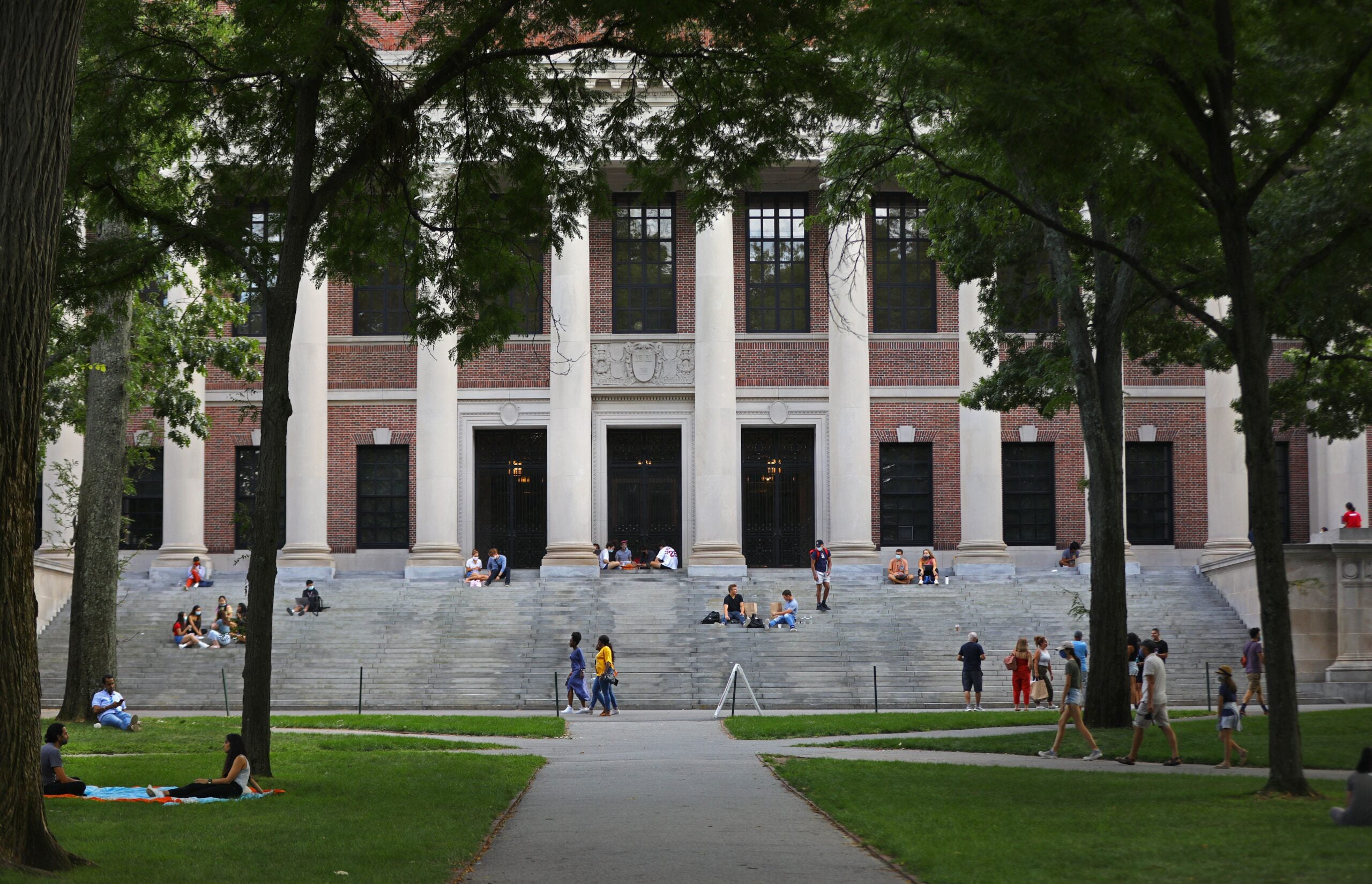 Harvard announces lowest ever acceptance rate after surge in applications