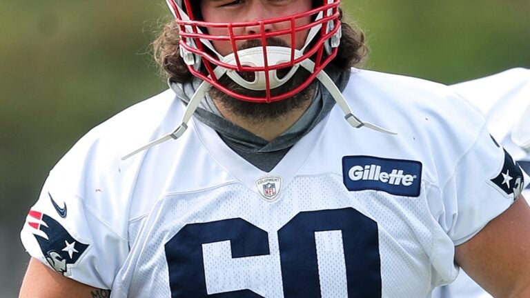 Patriots place center David Andrews and linebacker Josh Uche on IR