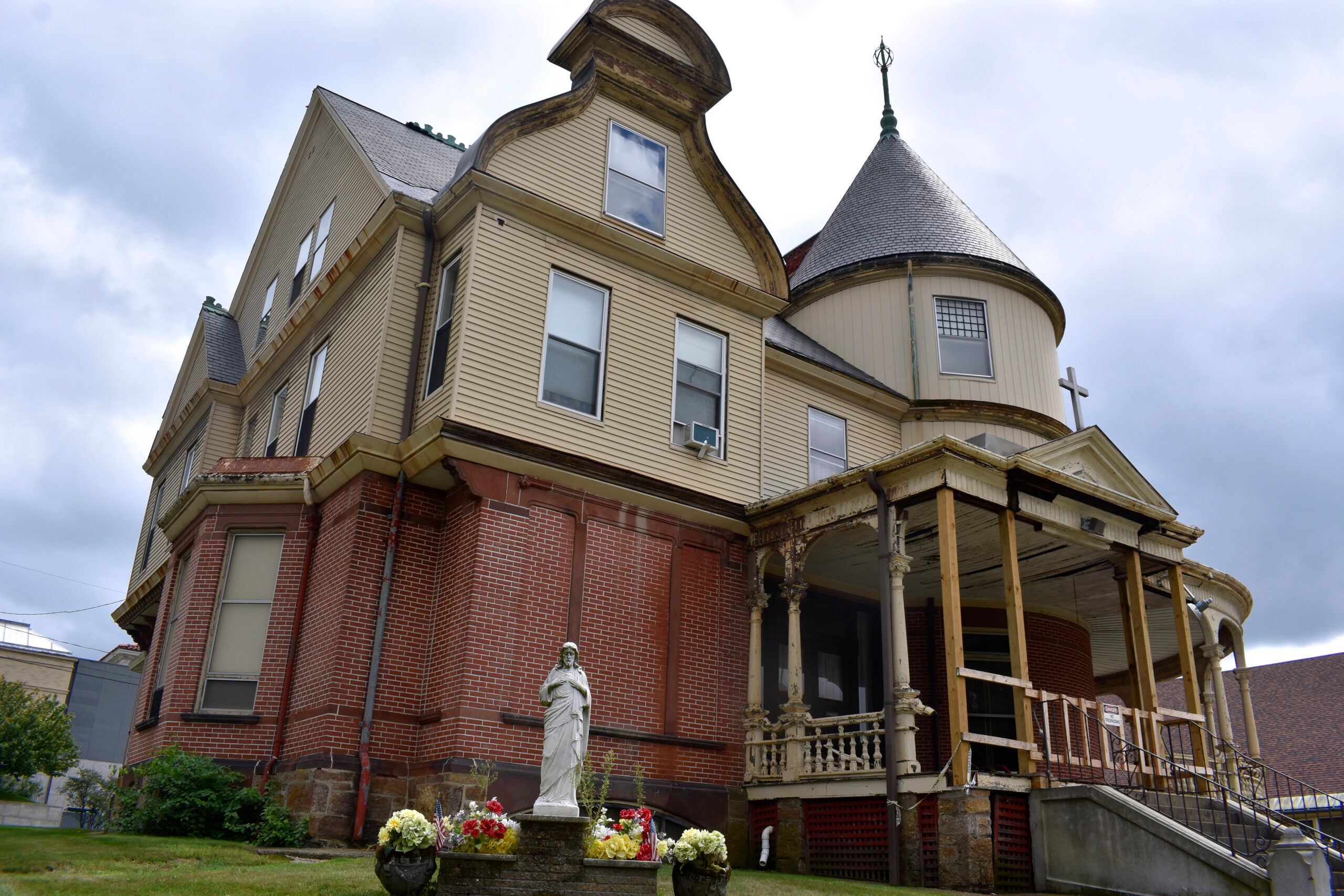 historic-new-hampshire-home-that-was-facing-demolition-is-sold-to-museum