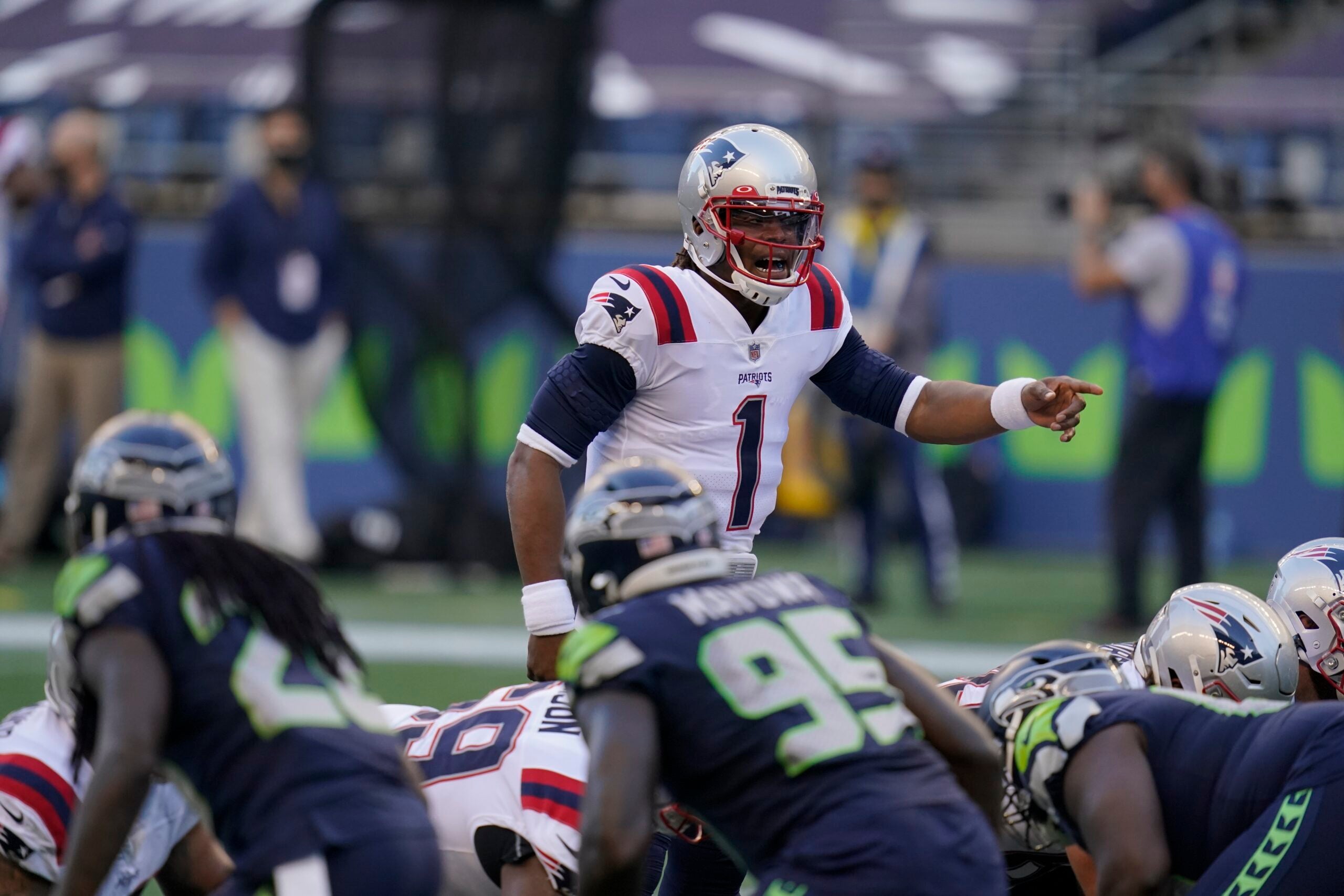 Seahawks stuff Newton on final play, beat Patriots