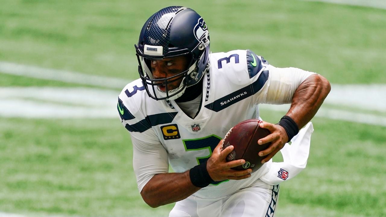 Russell Wilson throws TD, but looks shaky in preseason debut