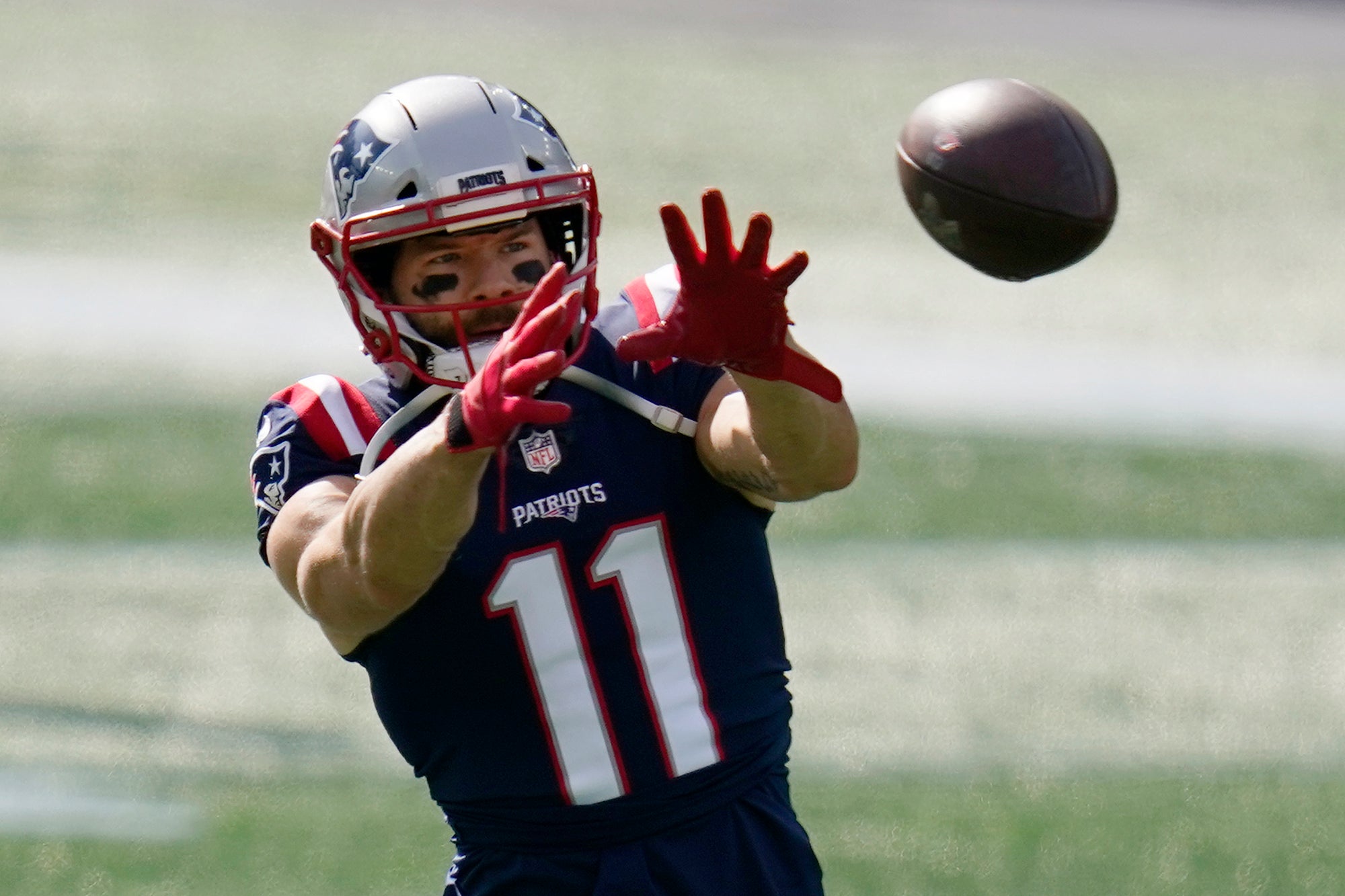 Julian Edelman's reaction to a Patriots player wearing the No. 11 jersey