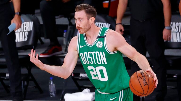 Gordon Hayward Breaks Ankle as Cavs Beat Celtics - The New York Times