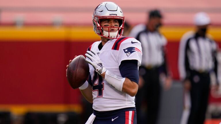 Patriots QBs Brian Hoyer, Jarrett Stidham start preseason on high note