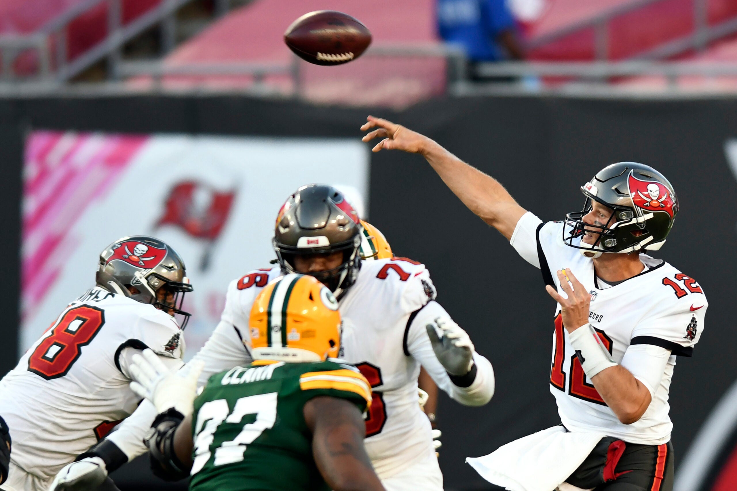 Tom Brady shows off with three TD passes as Buccaneers beat Broncos, 28-10  - The Boston Globe