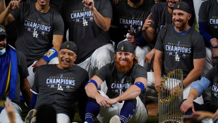 Justin Turner 'extremely happy' with Red Sox, but has 'no idea' why he's  not a Dodger