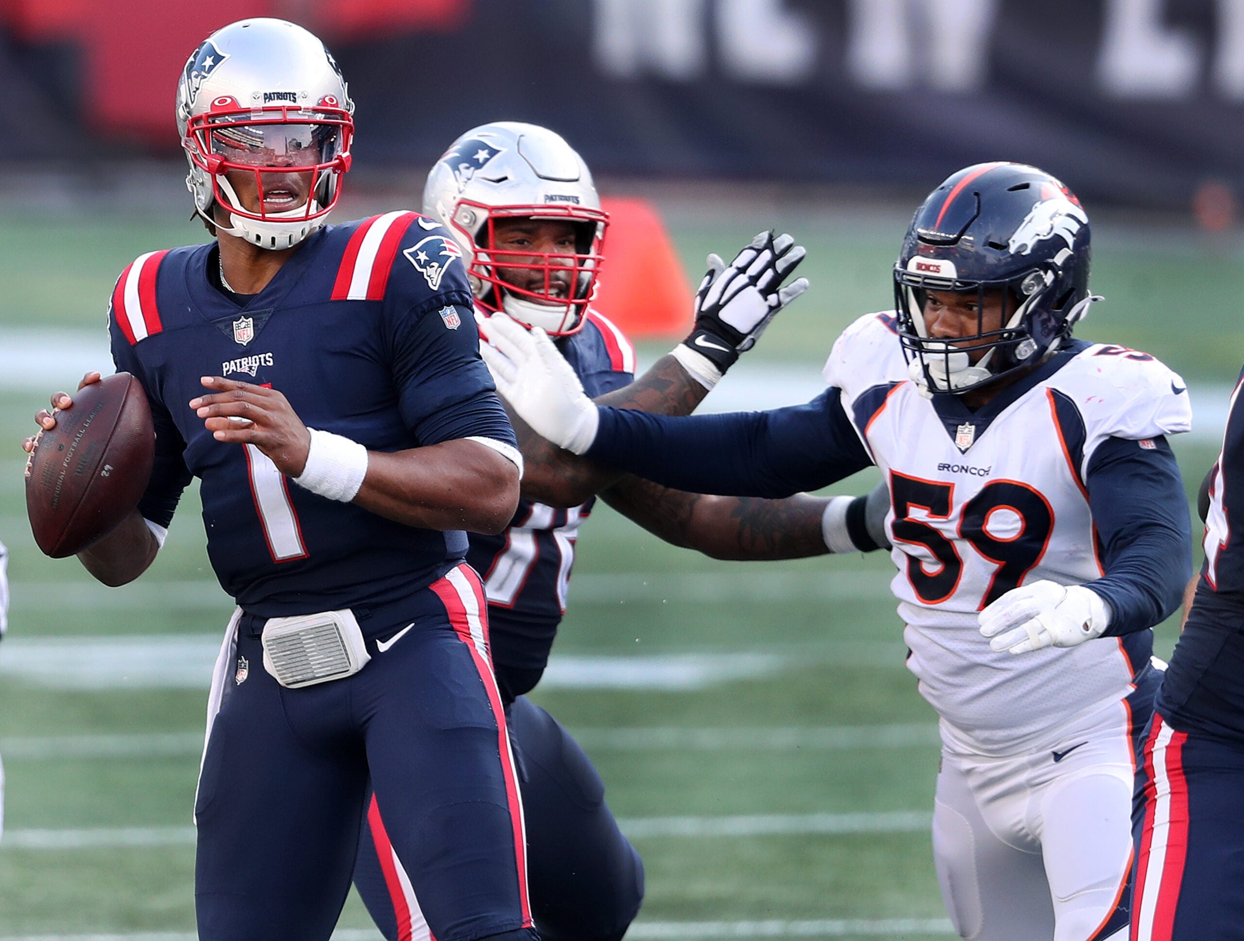 What NFL experts are predicting for Sunday's Patriots-Browns game