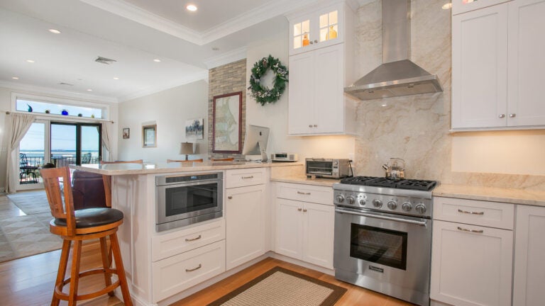 7-Russell-St-Plymouth-Kitchen