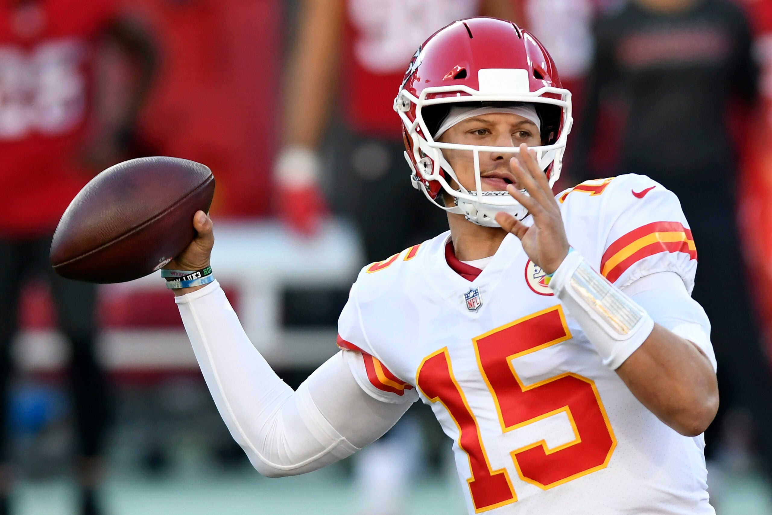 NFL scores, schedule, live updates in Week 1: Patrick Mahomes with 5 TDs in  first game without Tyreek Hill 