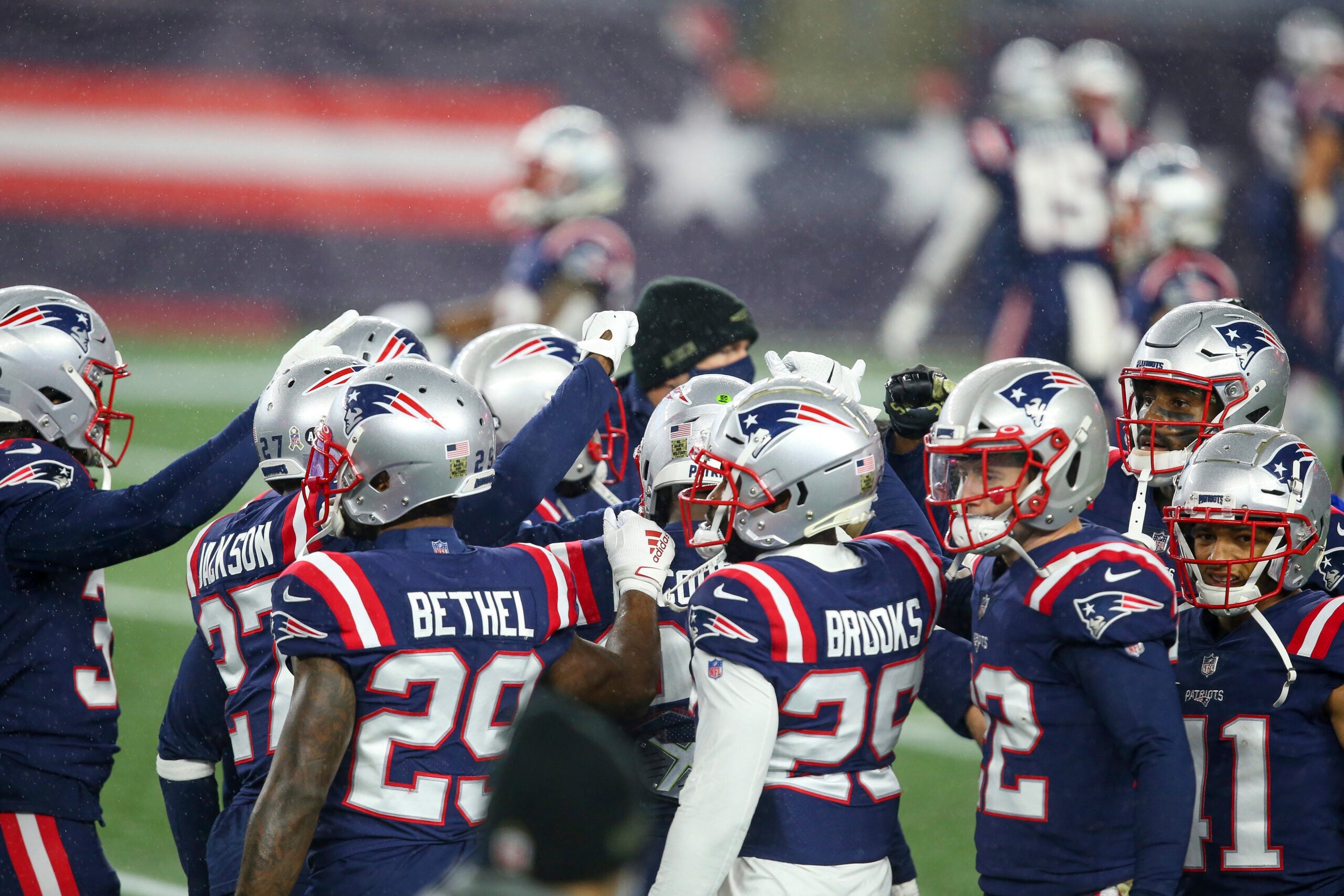 Patriots Upset Ravens 23-17 in Rain on Sunday Night Football