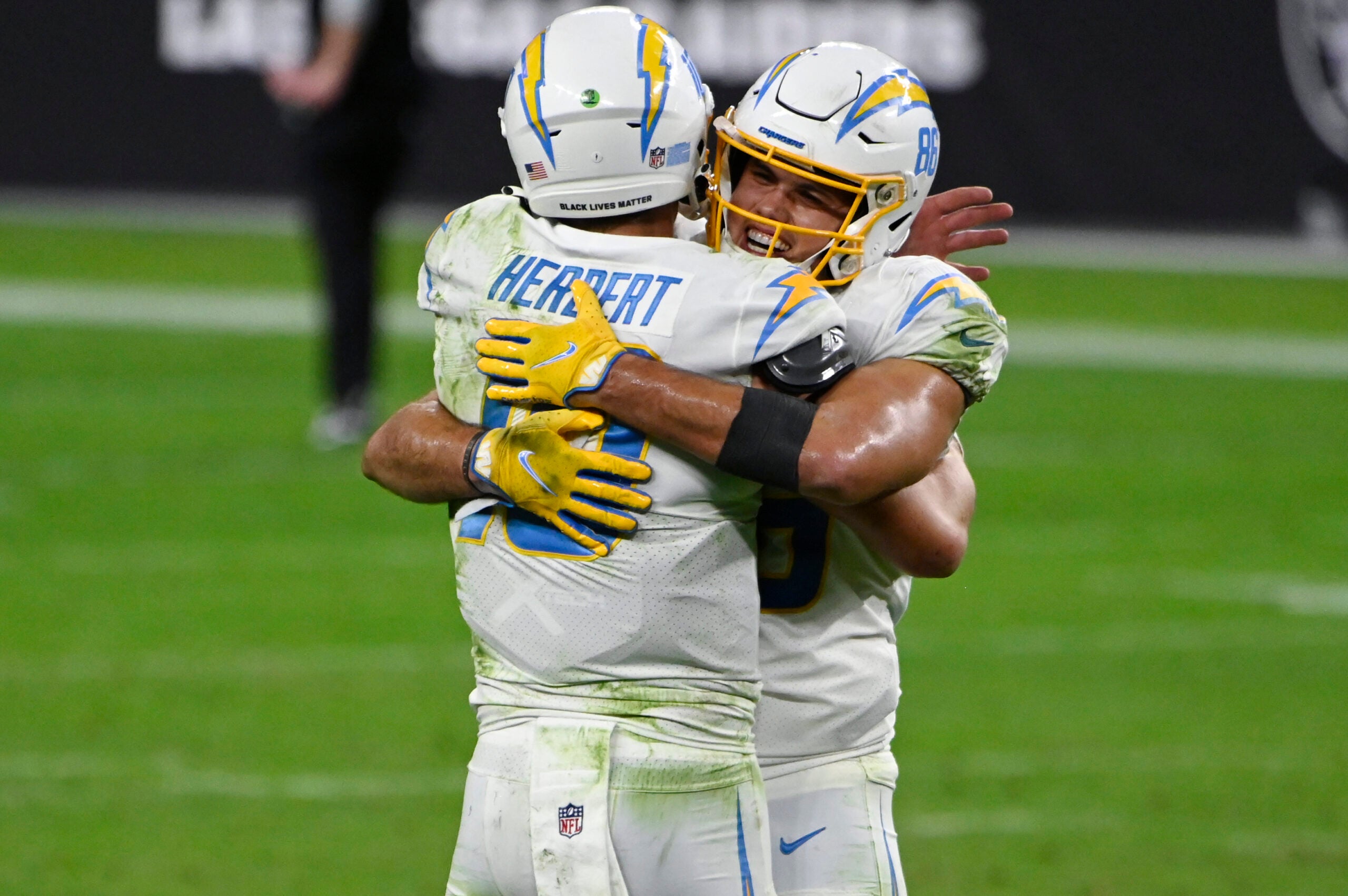 Raiders vs. Chargers score, results: Justin Herbert leads LA to overtime  victory