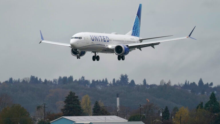 United helps to contact passengers after possible covid-19 related death on flight
