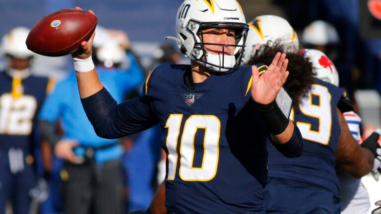 How the Patriots can beat Chargers rookie quarterback Justin