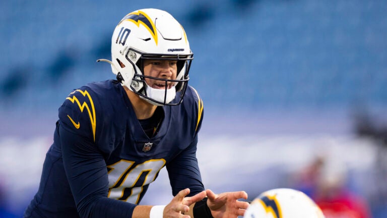 Justin Herbert thriving as rookie QB for Chargers