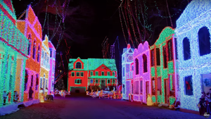 This Massachusetts house's Christmas lights display is so good it's ...