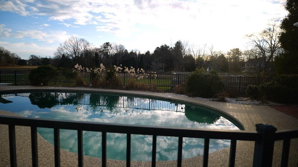 47 St George St Duxbury inground pool