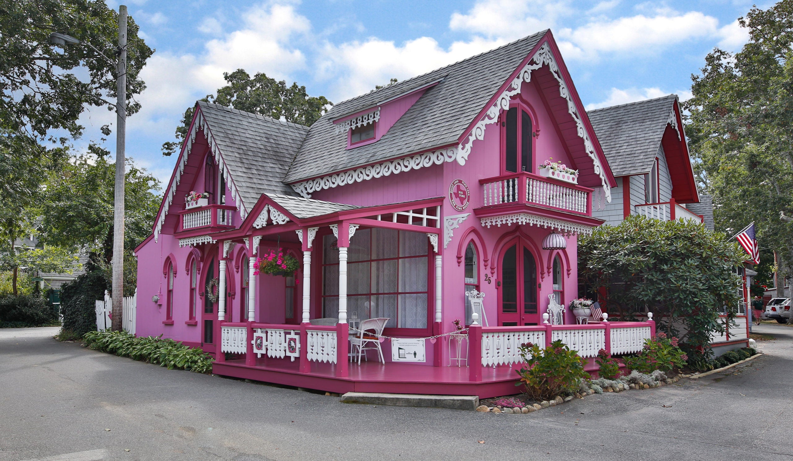 That pretty pink house on Martha's Vineyard has hit the market