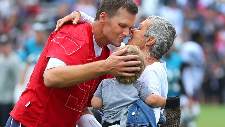 Tom Brady's parents had COVID-19 at the start of 2020 NFL season