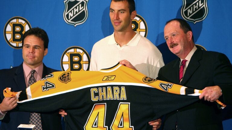 Zdeno Chara reunites with family in Boston for first time since signing  with Capitals: 'It was good to be a dad