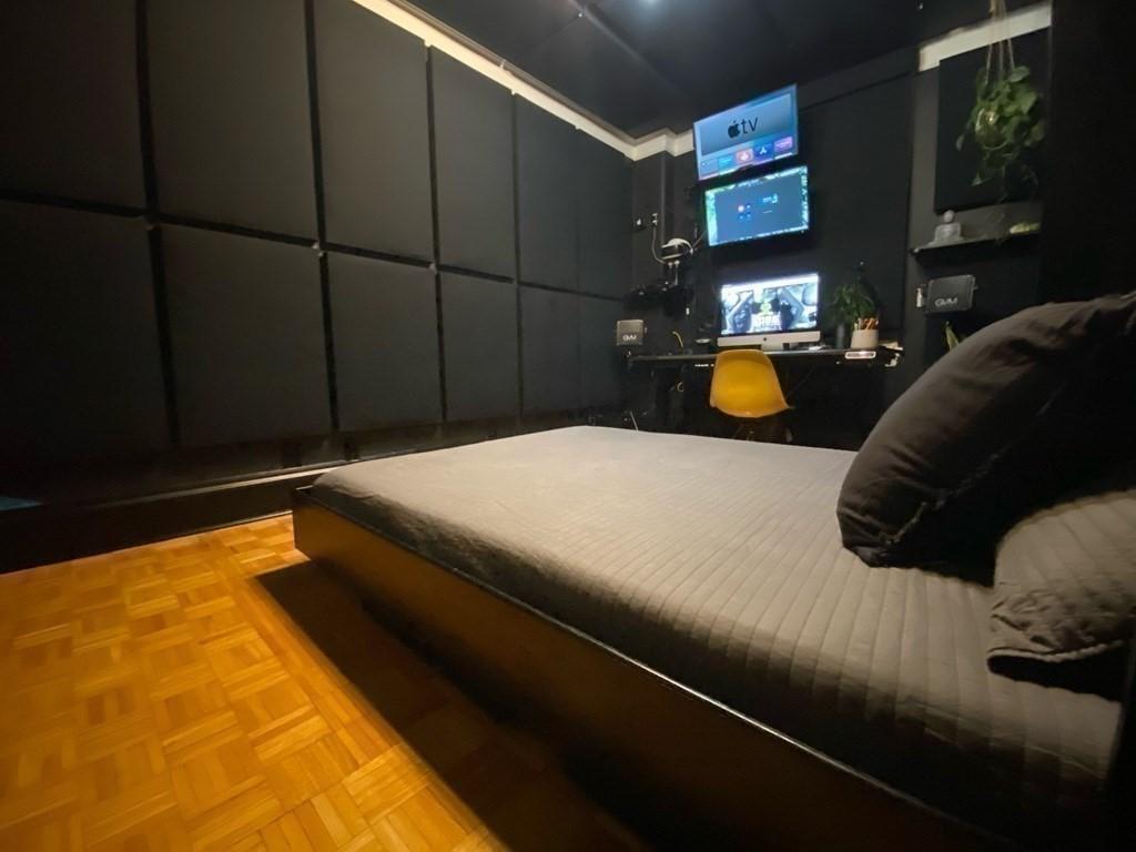 This Beacon Hill twobedroom comes with a political view