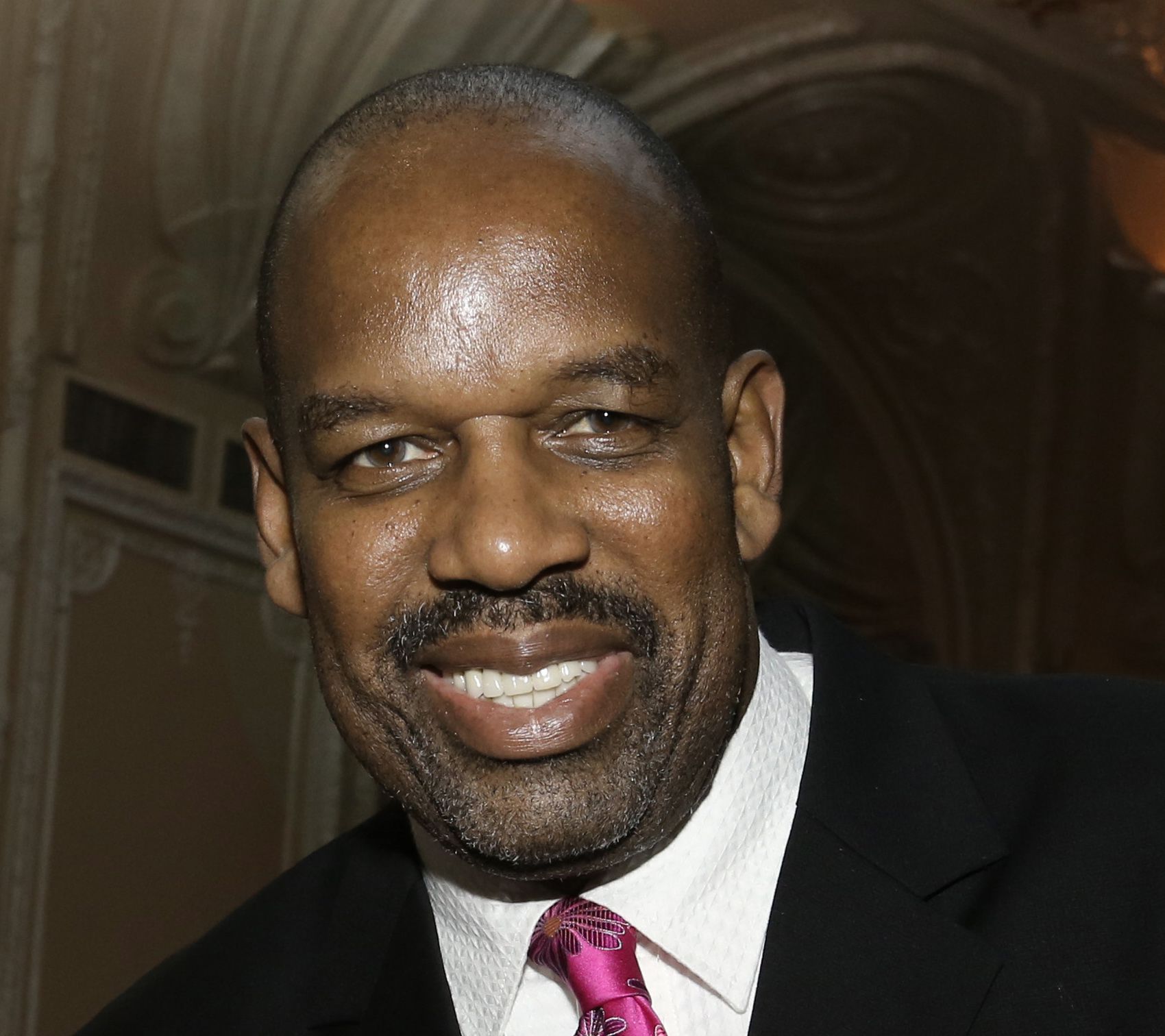 Cedric Maxwell [Profiles] • Instagram, Twitter, TikTok Foller