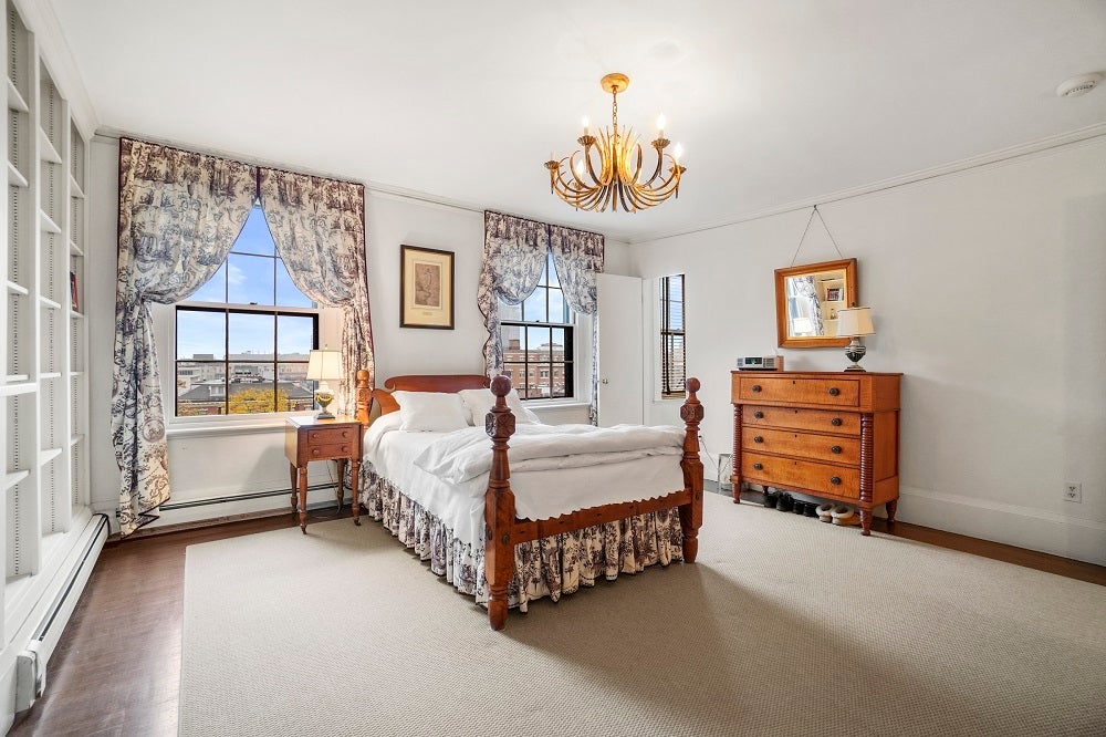 59 Mount Vernon St Beacon Hill bedroom