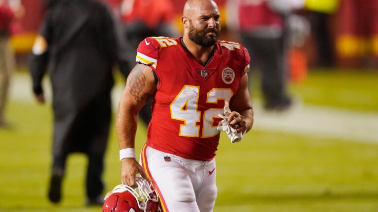 Chiefs fullback Anthony Sherman's toughness was on display as a