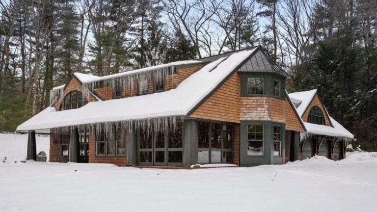 193 Concord Road Wayland MA exterior