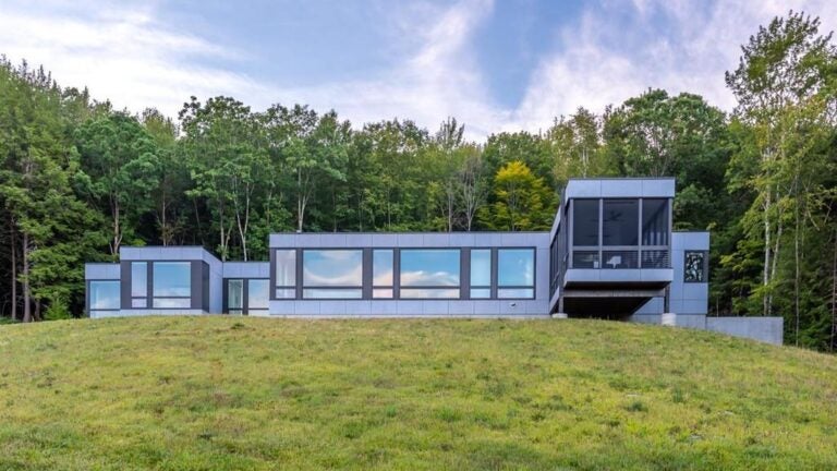 42 W Alford Rd West Stockbridge exterior