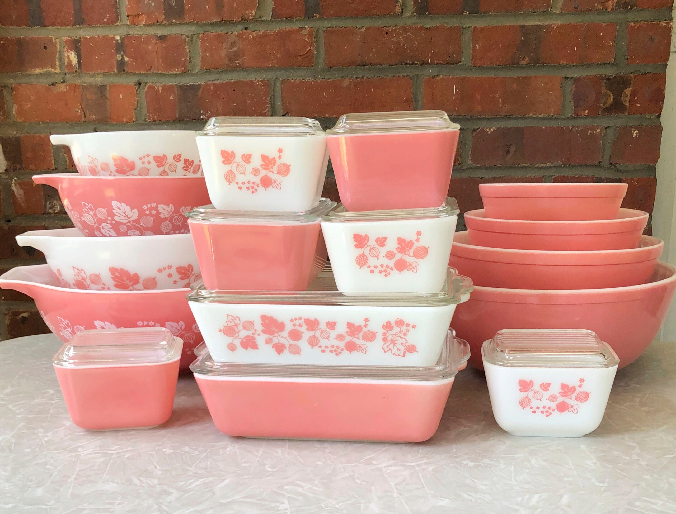 How to Collect Vintage Pyrex — Expert Tips for Collecting Vintage