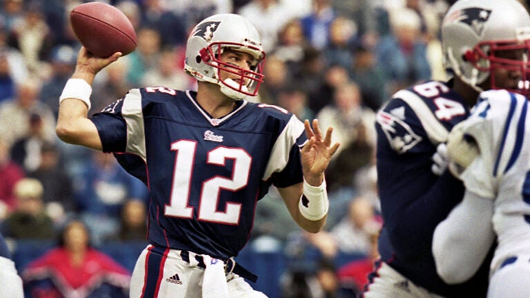 Tom Brady's rookie card sets a new record