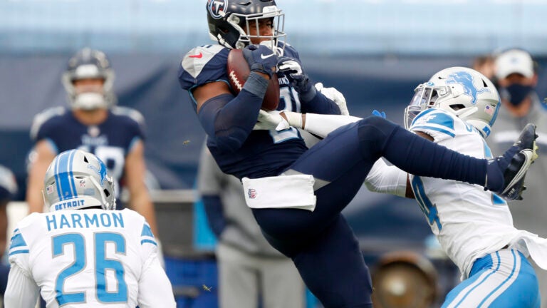 2021 NFL free agency: Patriots add Titans tight end Jonnu Smith on