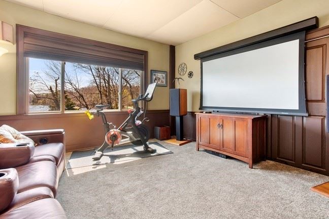 36-39-Grinnell-Berkley-Living