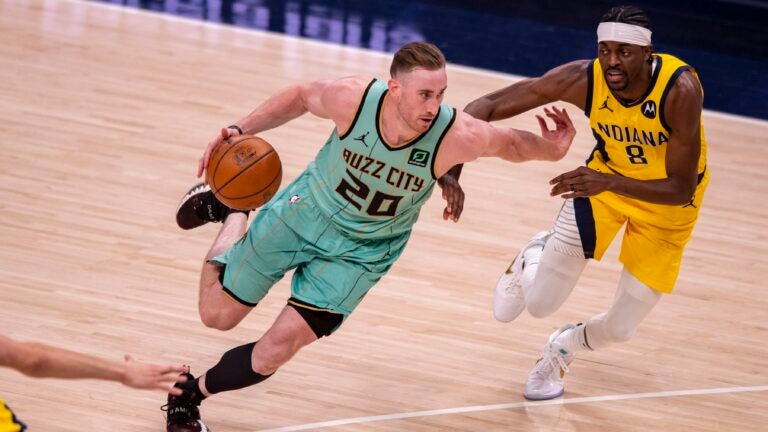 AP Source: Gordon Hayward Headed to the Hornets