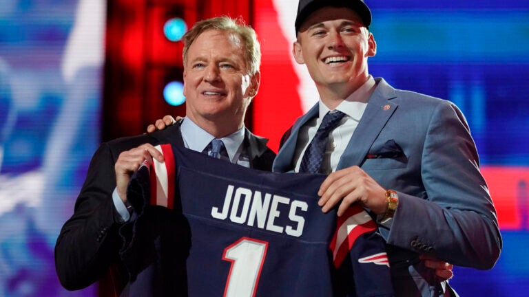 Patriots draft Alabama QB Mac Jones with 15th overall pick, announcing new  era – Boston Herald